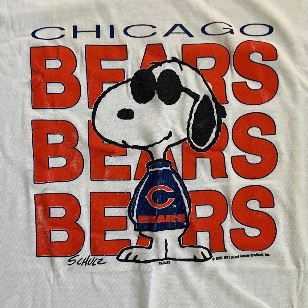 vintage 1971 Peanuts Snoopy and Chicago Bears t-shirt. - Picture 2 of 9